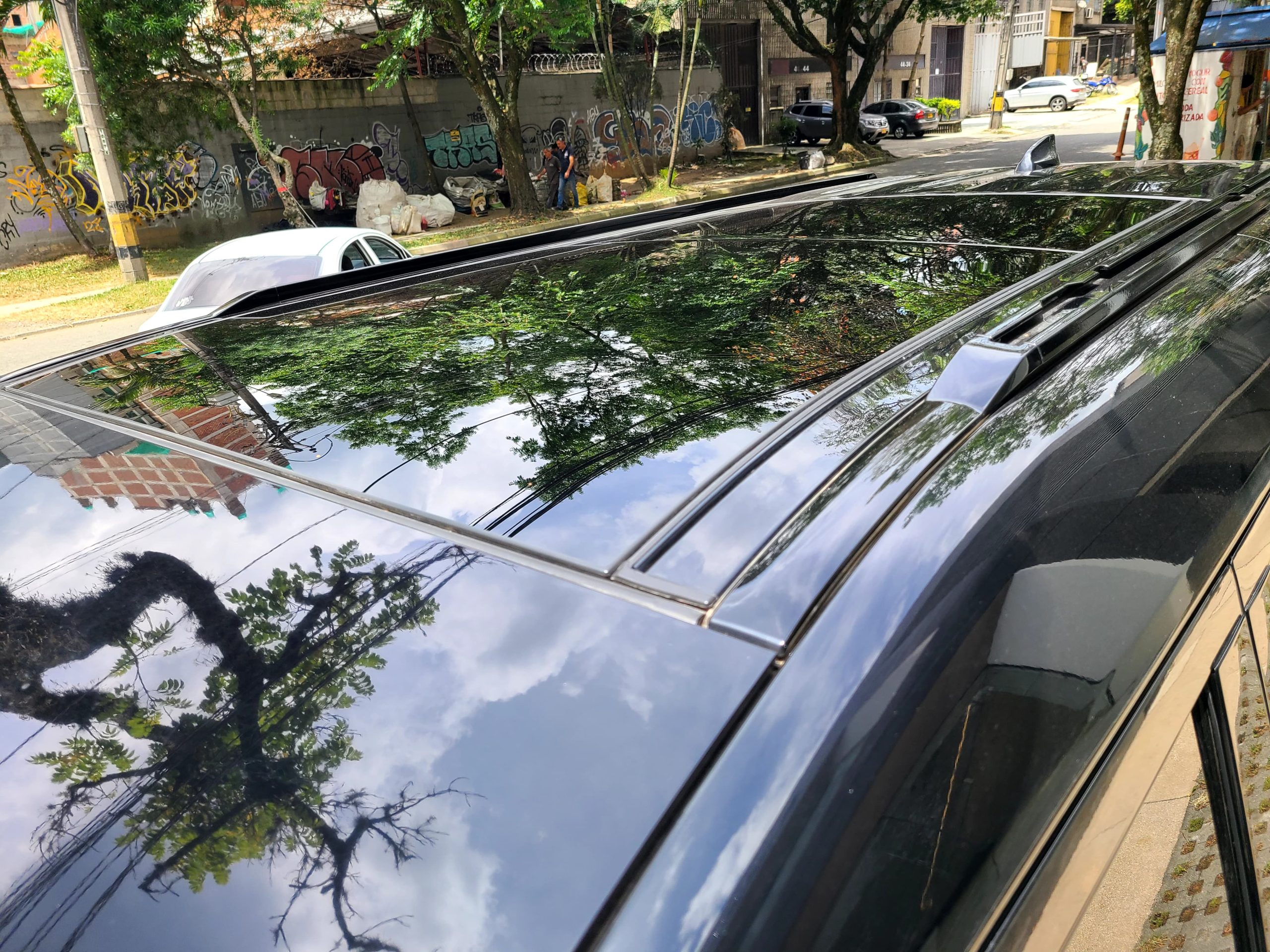 
								DEFENDER 110 3.0D full									