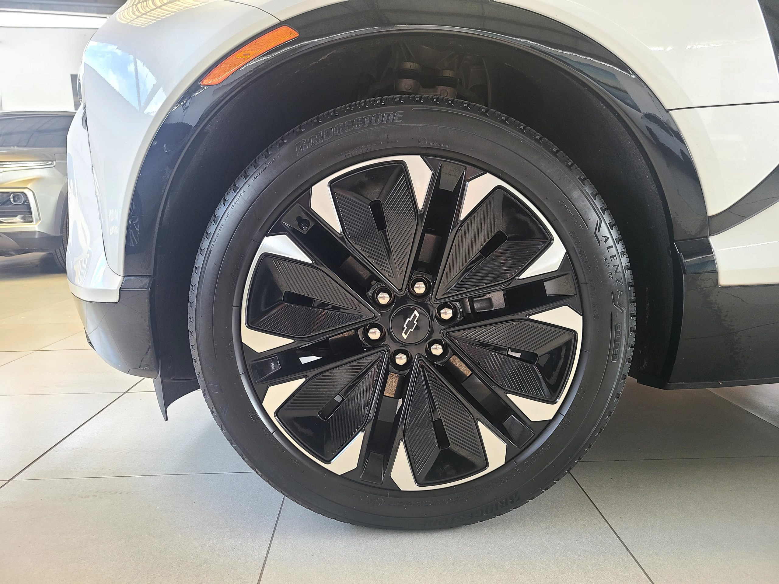 
								BLAZER EV RS AT full									