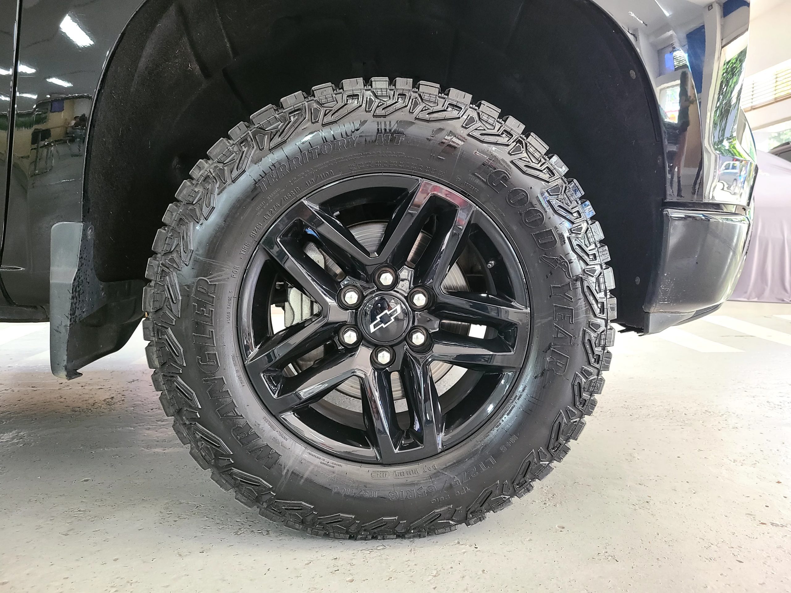 
								SILVERADO Z71 AT full									