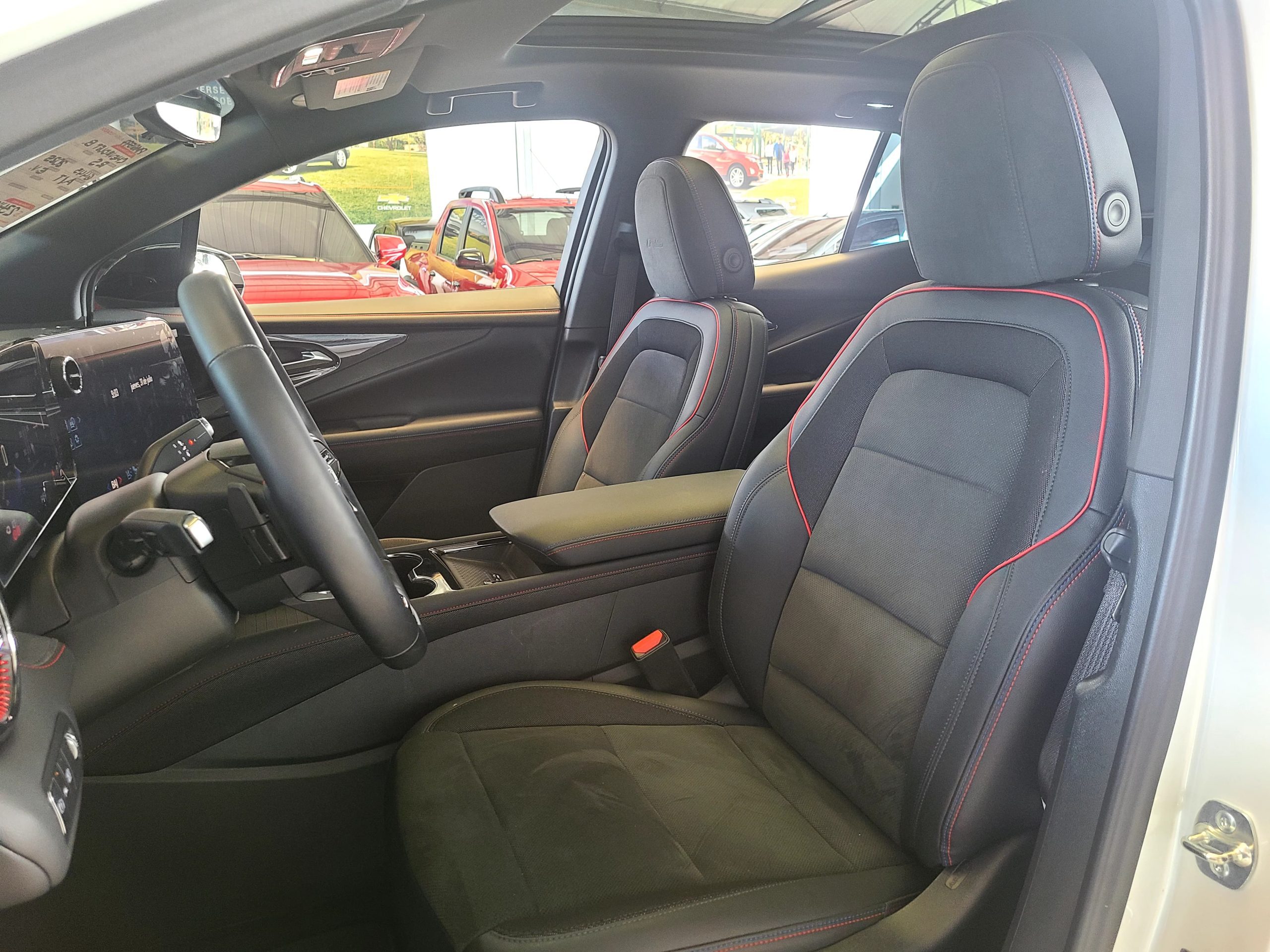 
								BLAZER EV RS AT full									