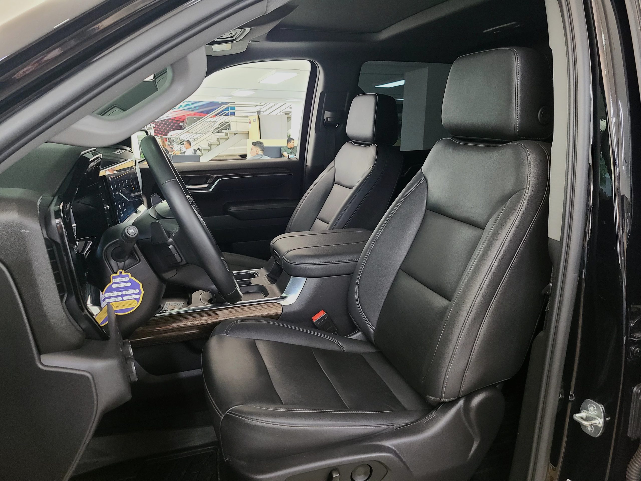 
								SILVERADO Z71 AT full									