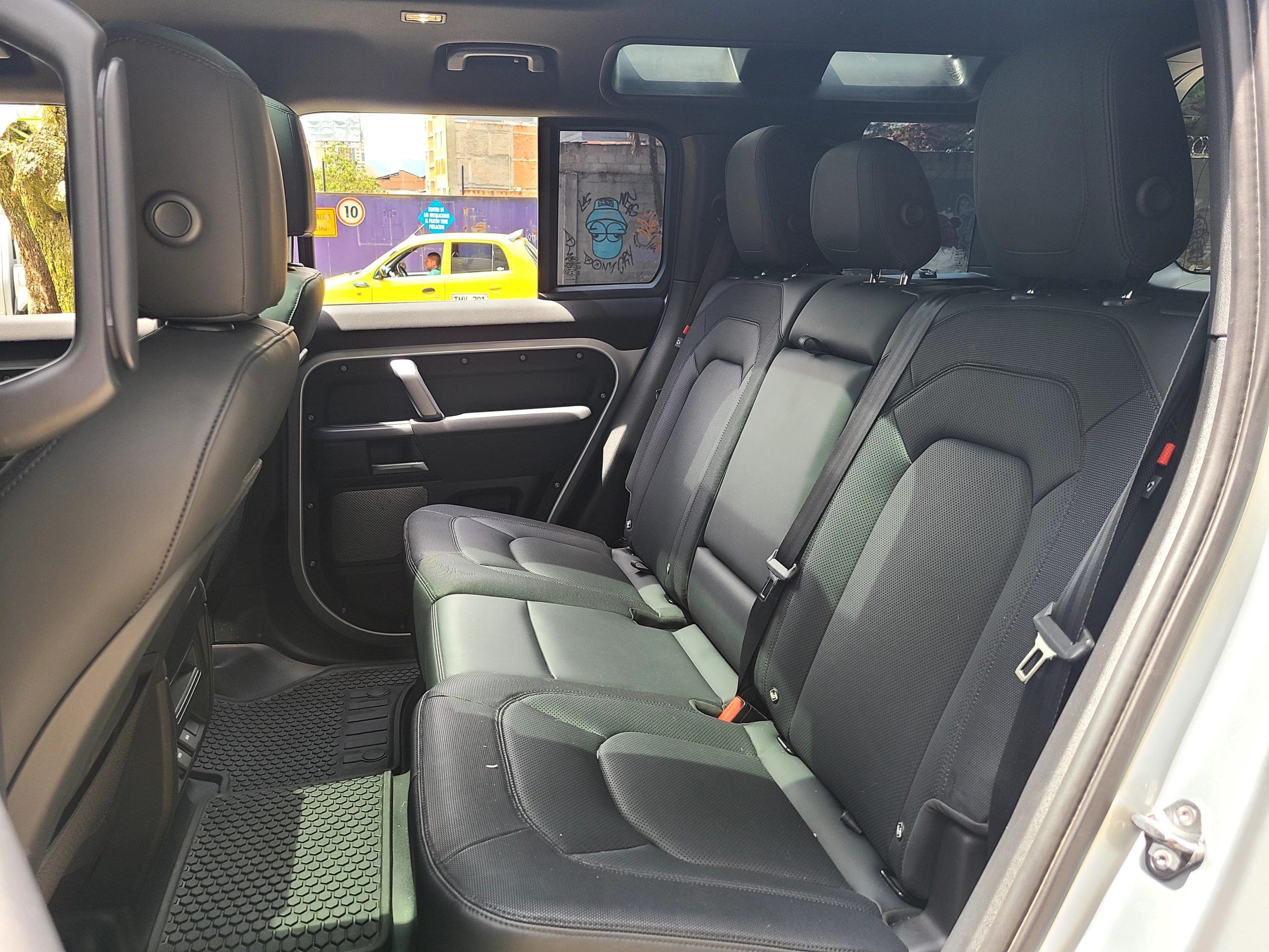 
								DEFENDER 110 3.0D full									