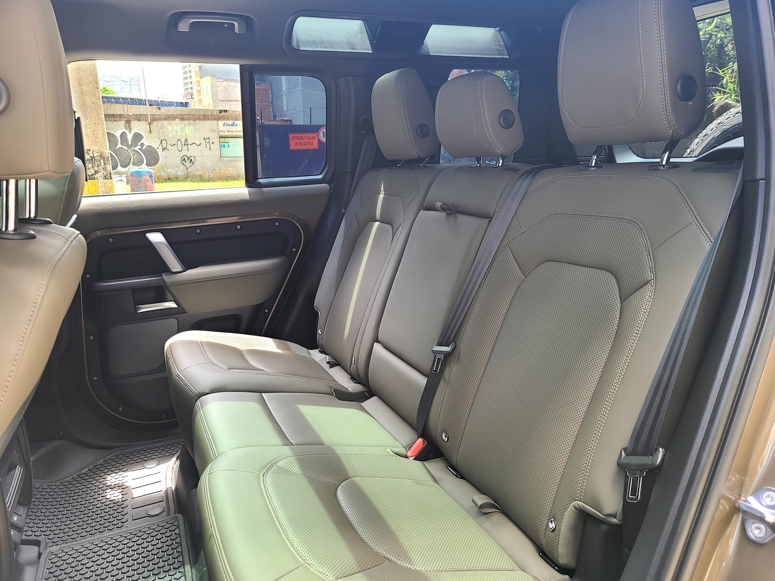 
								DEFENDER 110 3.0D full									