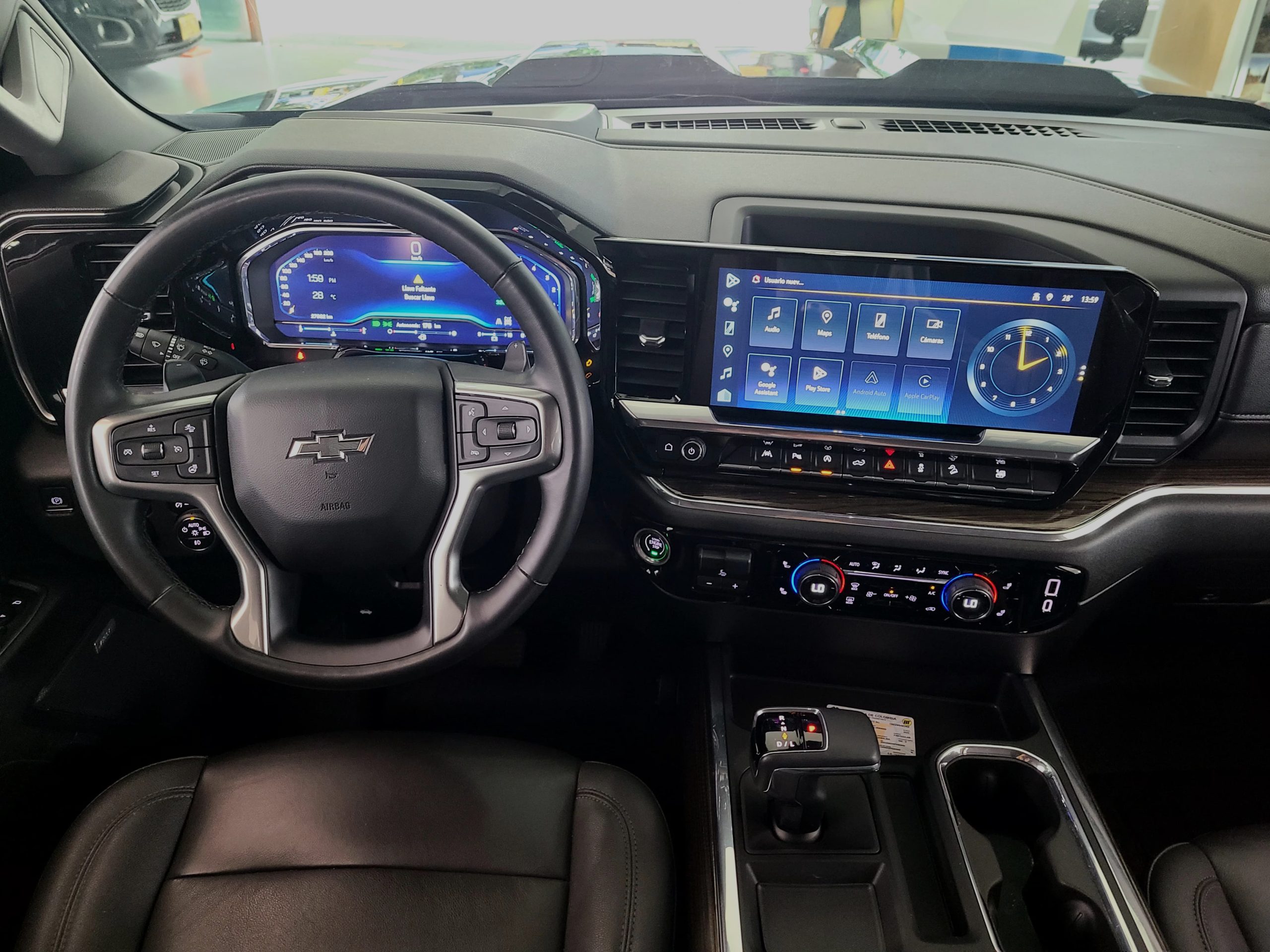 
								SILVERADO Z71 AT full									