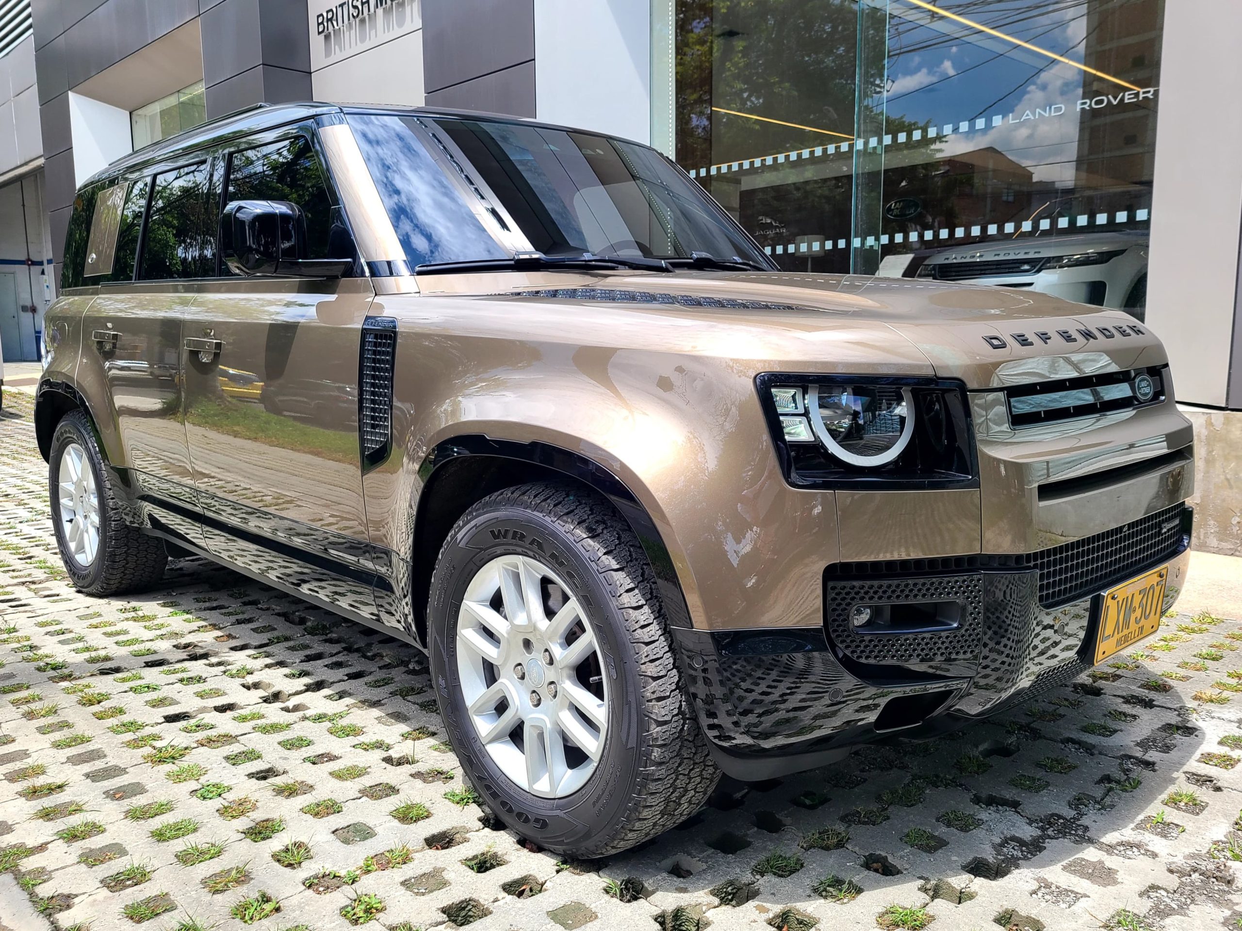 
								DEFENDER 110 3.0D full									