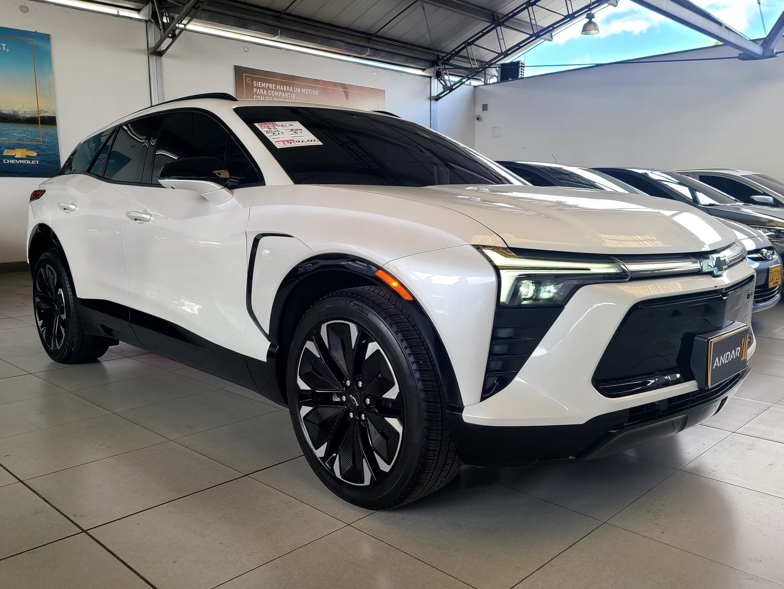 
								BLAZER EV RS AT full									