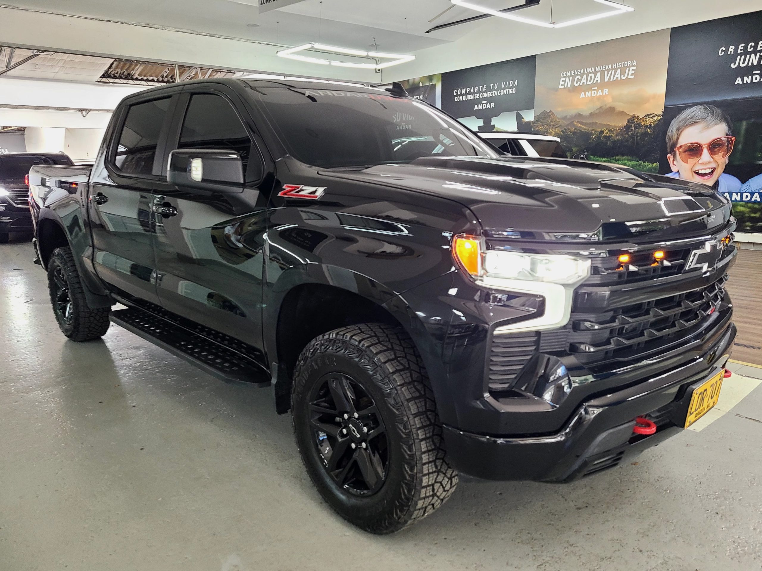 
								SILVERADO Z71 AT full									