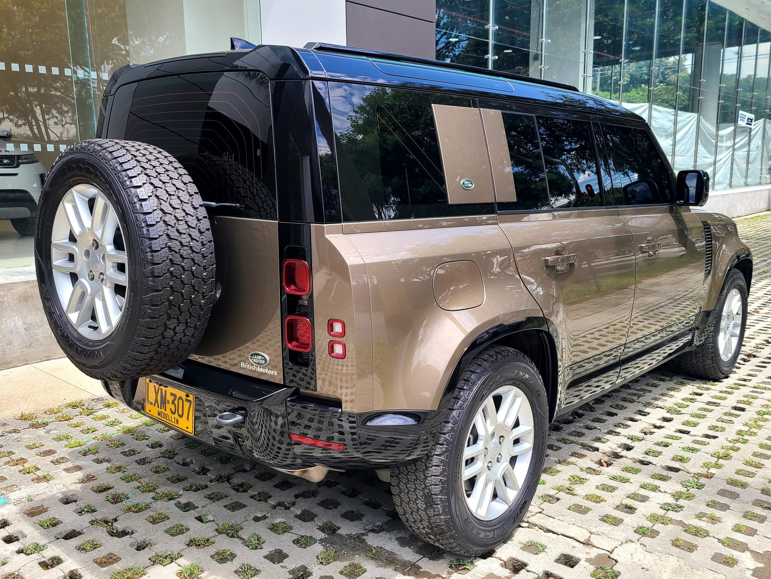 
								DEFENDER 110 3.0D full									