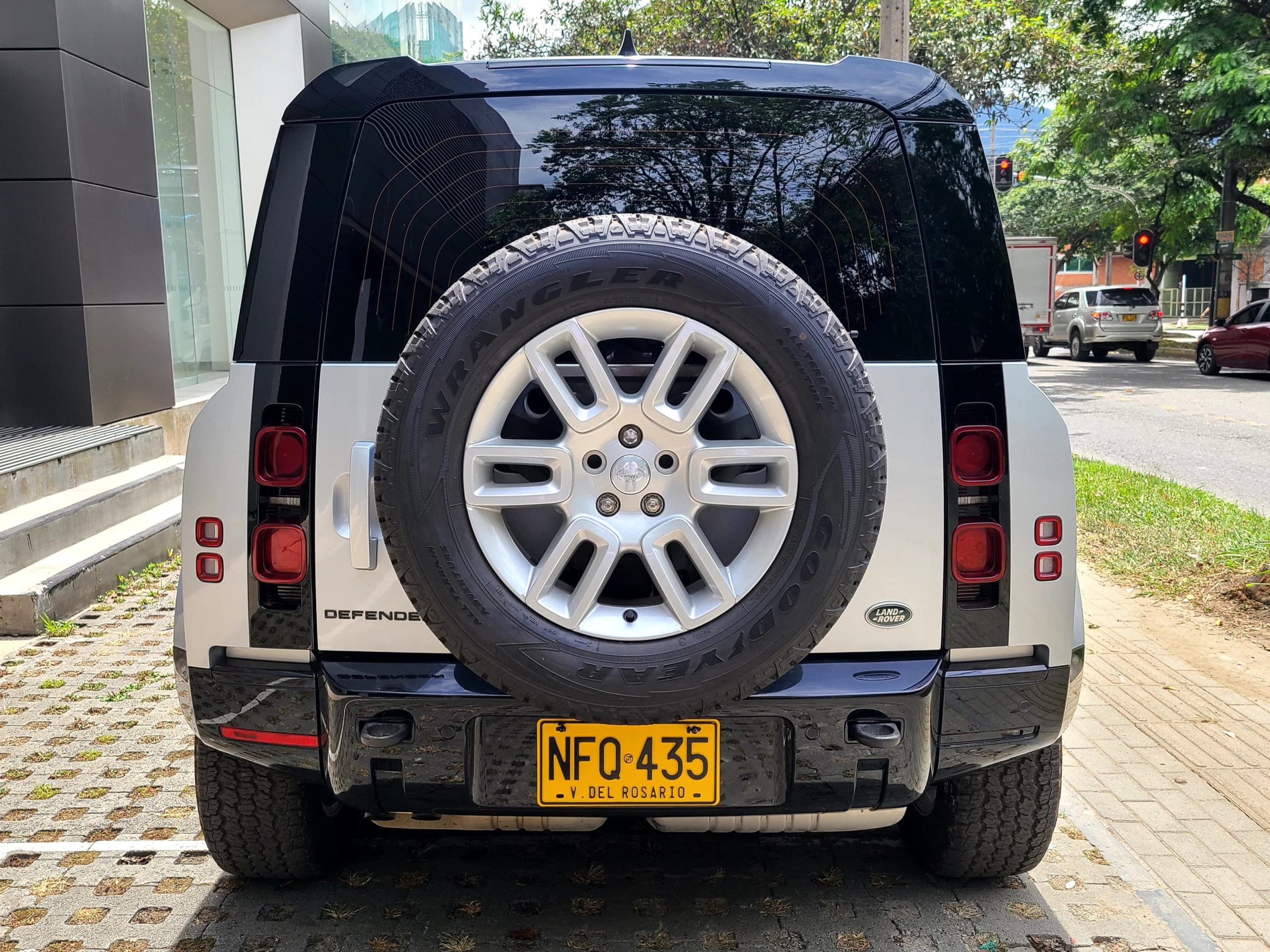 
								DEFENDER 110 3.0D full									