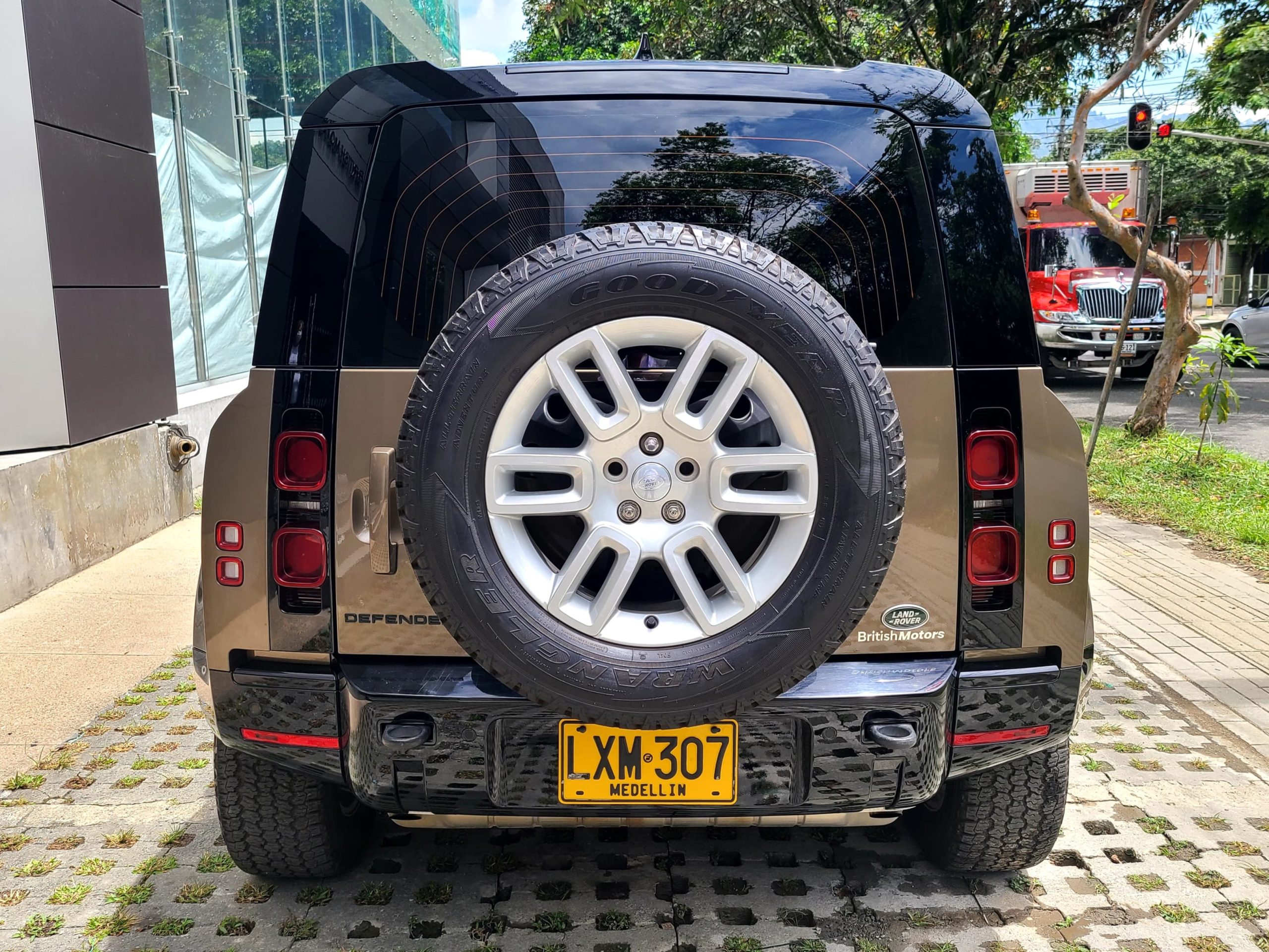 
								DEFENDER 110 3.0D full									