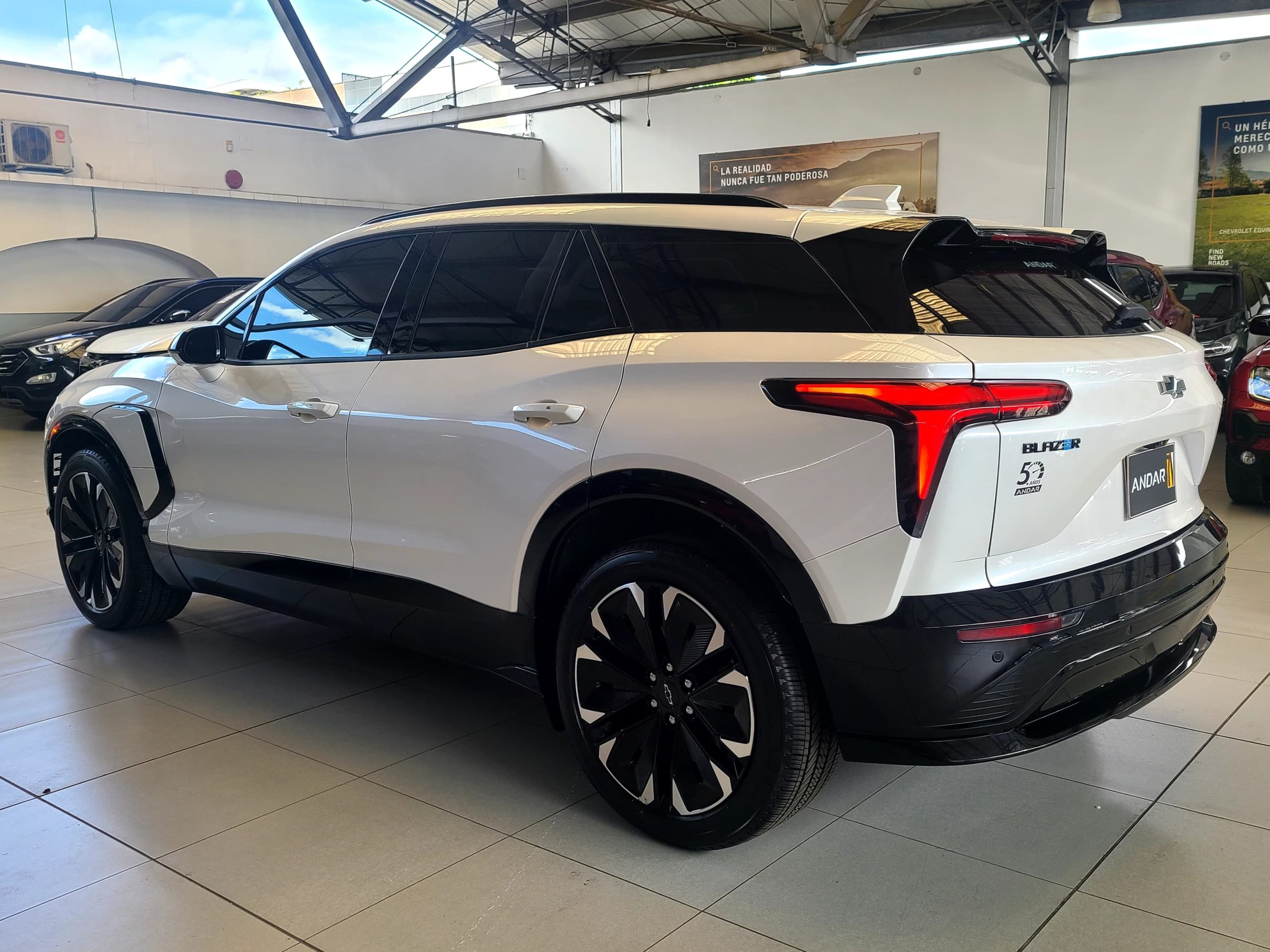 
								BLAZER EV RS AT full									