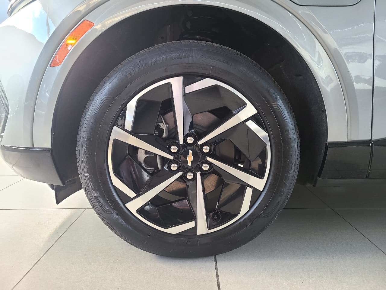 
								EQUINOX EV EAWD LT full									