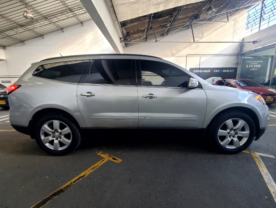 
								TRAVERSE 2LT AWD 3.6L AWD AT full									