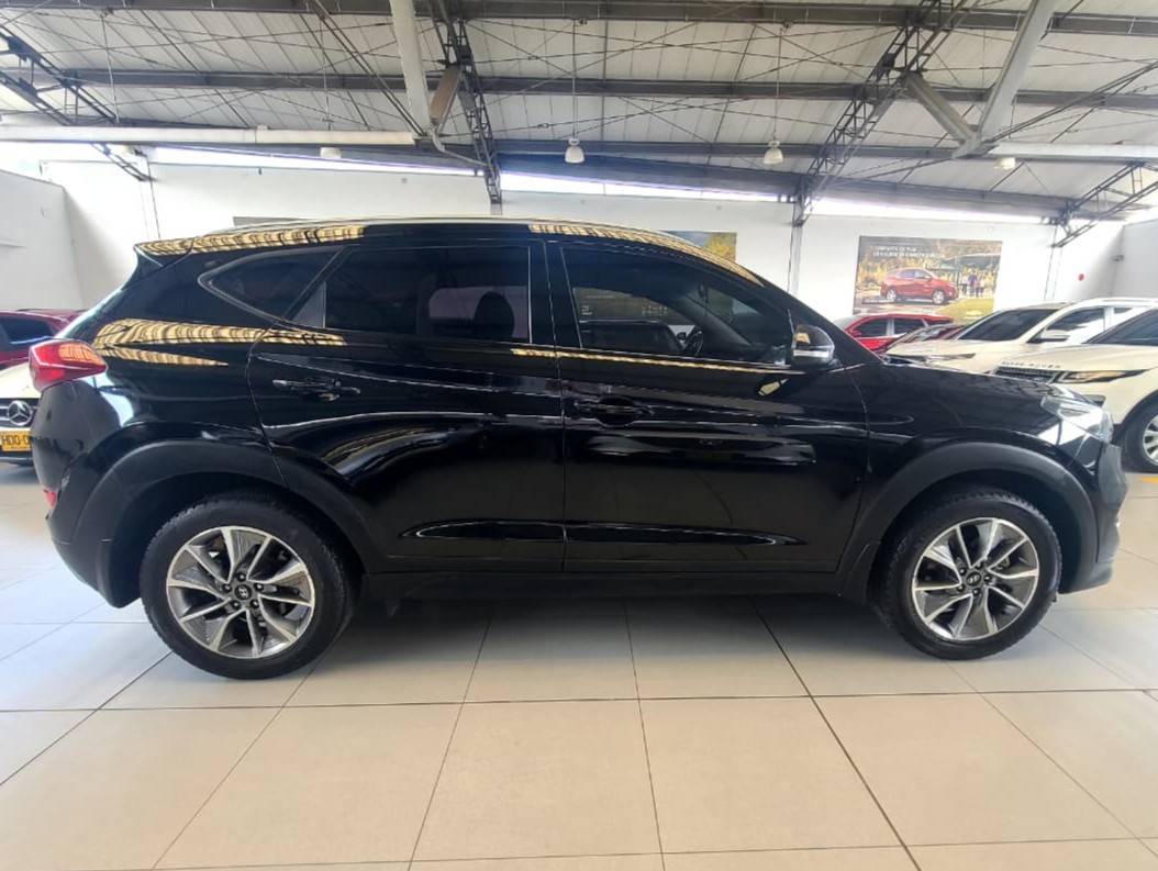 
								TUCSON [3] GLS LIMITED TP 2000CC 4X4 ABS 6AB CT TC full									