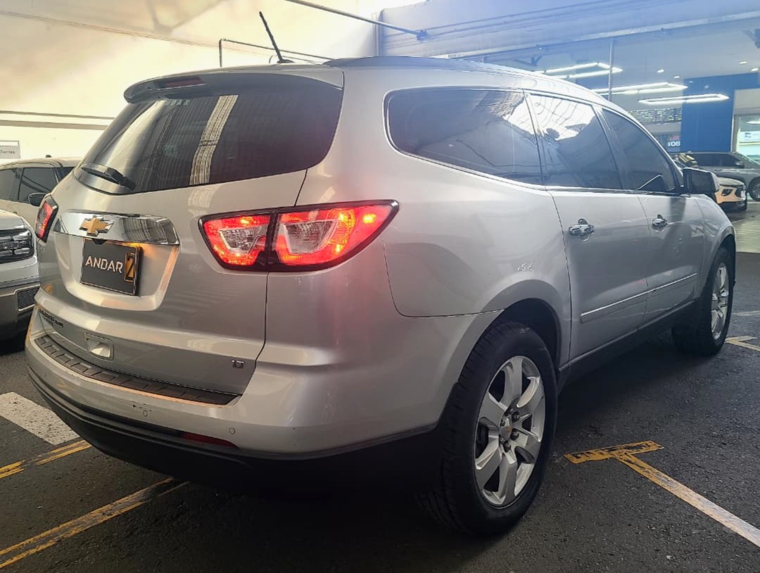 
								TRAVERSE 2LT AWD 3.6L AWD AT full									