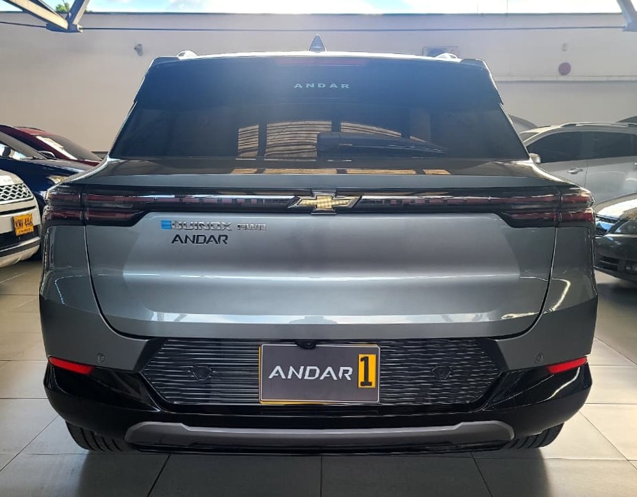 
								EQUINOX EV EAWD LT full									