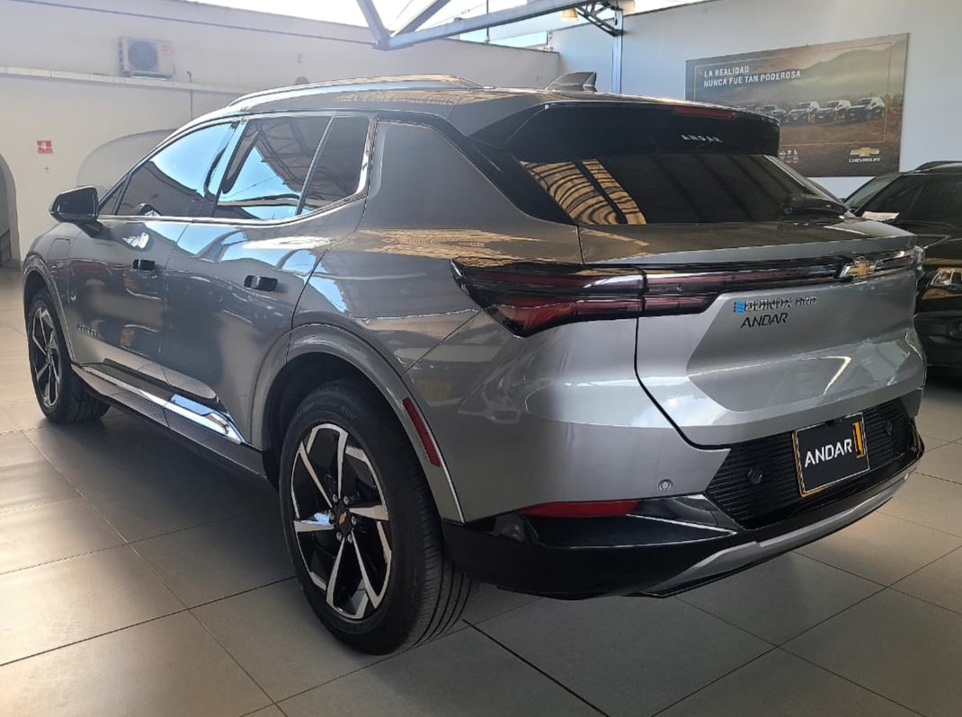 
								EQUINOX EV EAWD LT full									