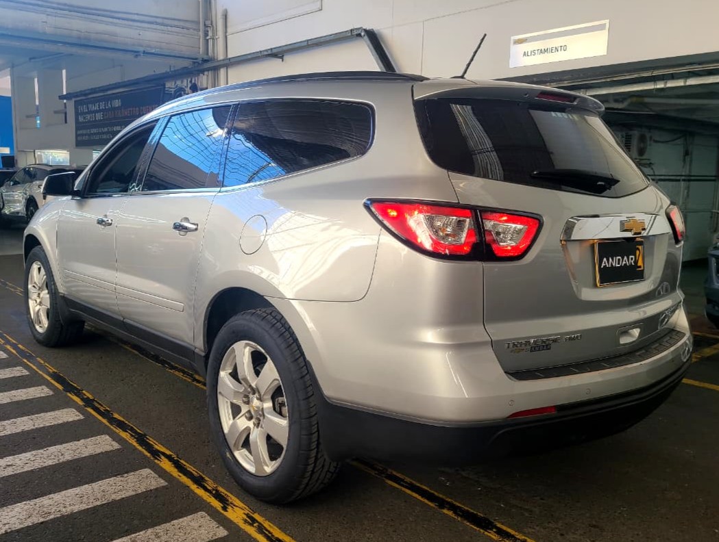 
								TRAVERSE 2LT AWD 3.6L AWD AT full									