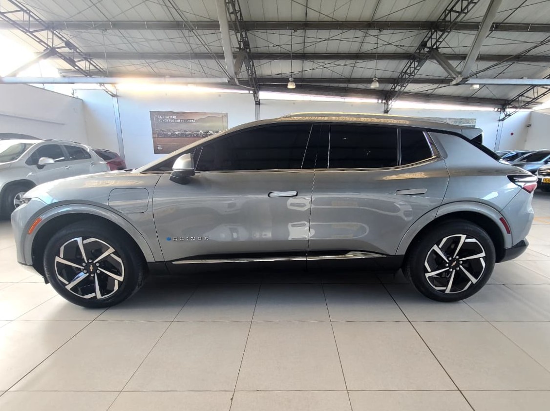 
								EQUINOX EV EAWD LT full									