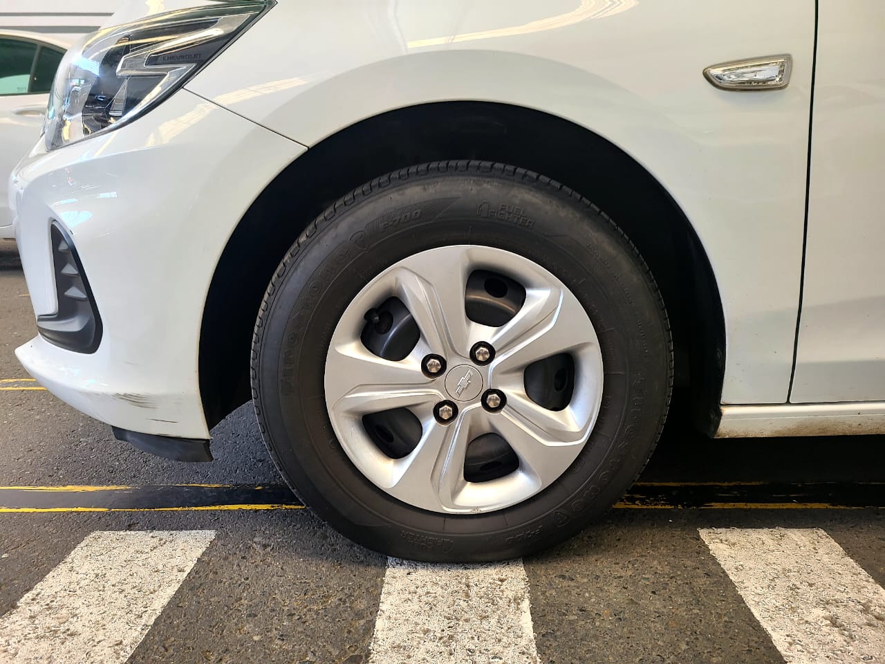 
								ONIX LT TP 1000CC T 4P 6AB ABS full									