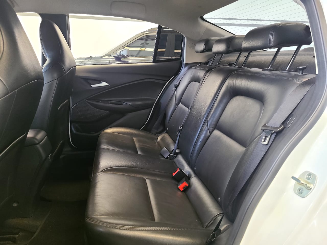 
								ONIX LT TP 1000CC T 4P 6AB ABS full									