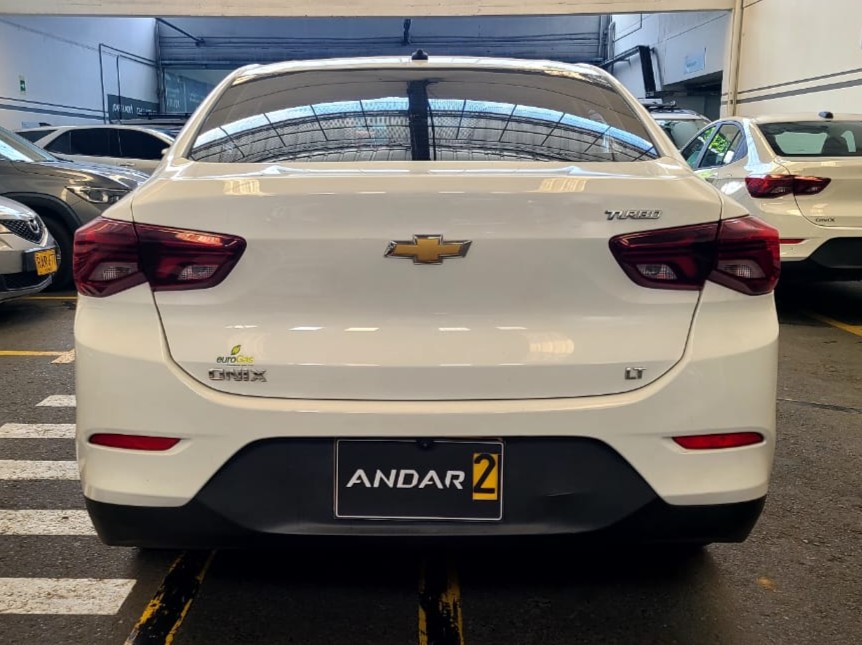 
								ONIX LT TP 1000CC T 4P 6AB ABS full									