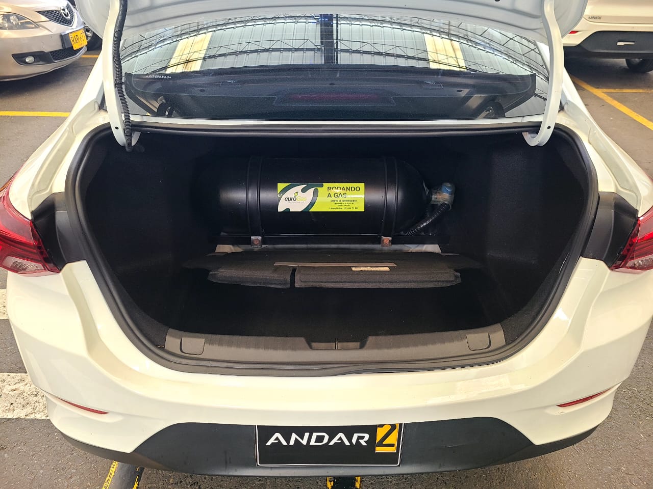 
								ONIX LT TP 1000CC T 4P 6AB ABS full									