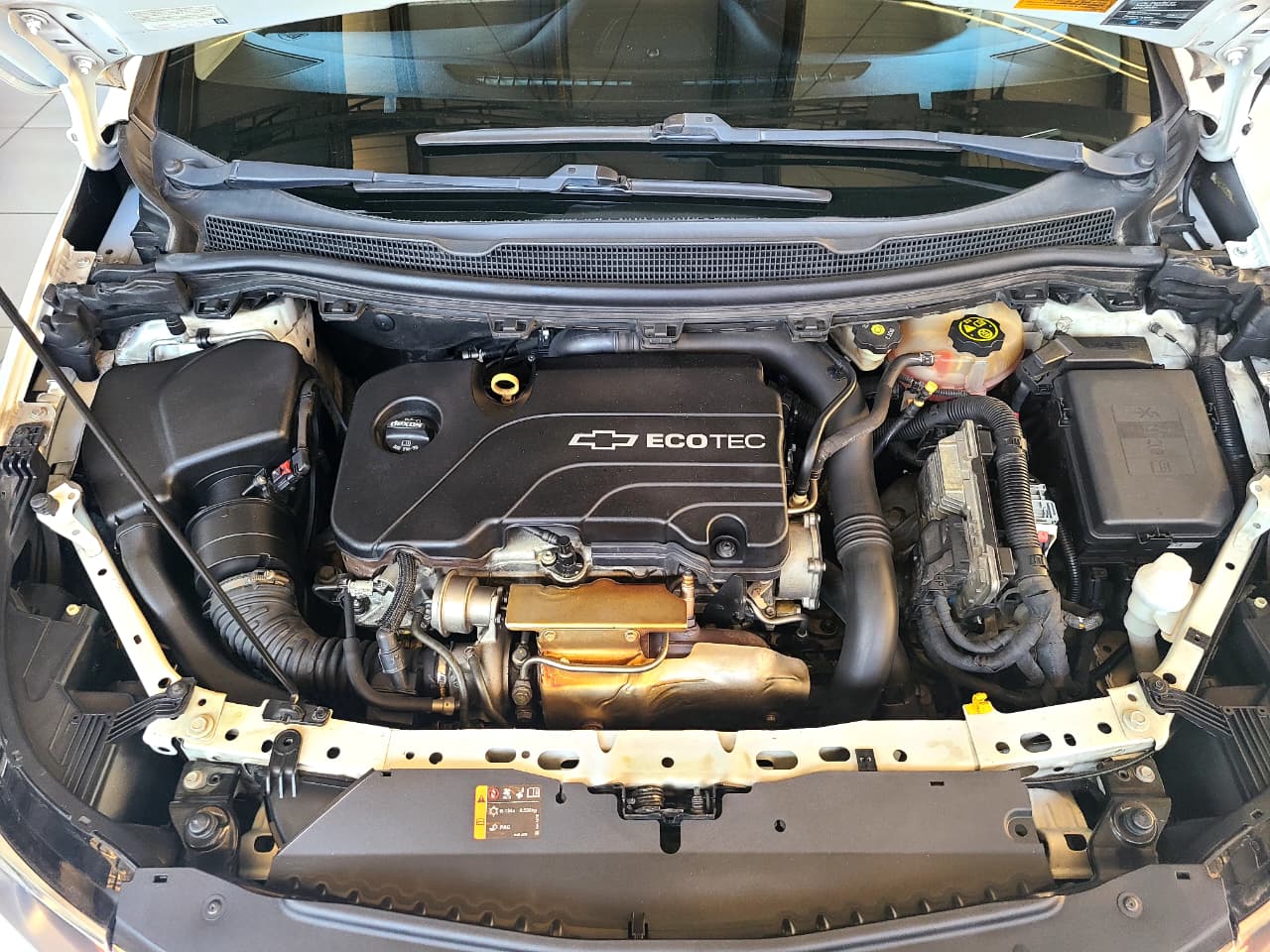 
								CRUZE LT 1.4L TURBO AT full									