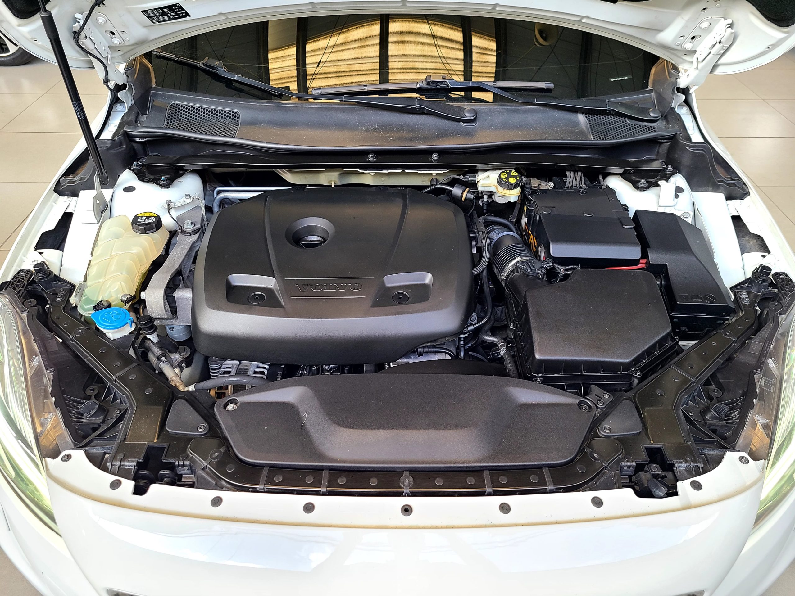 V40(2)(FL)T4 DRIVE E R DESIGN TP 2000CC full