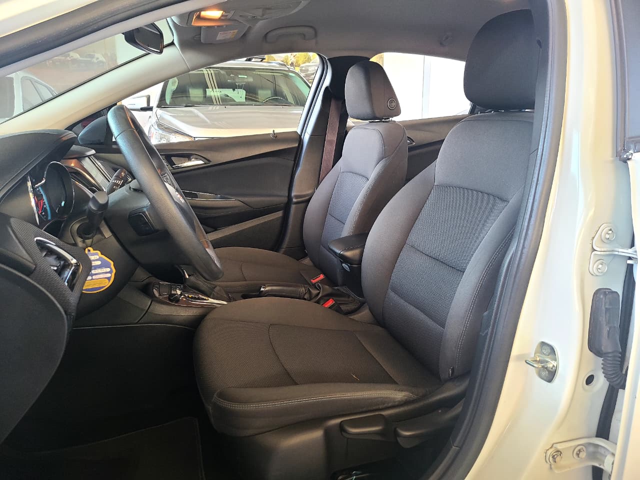 
								CRUZE LT 1.4L TURBO AT full									