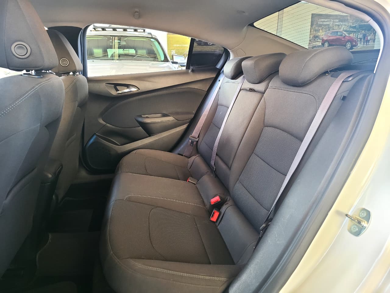 
								CRUZE LT 1.4L TURBO AT full									