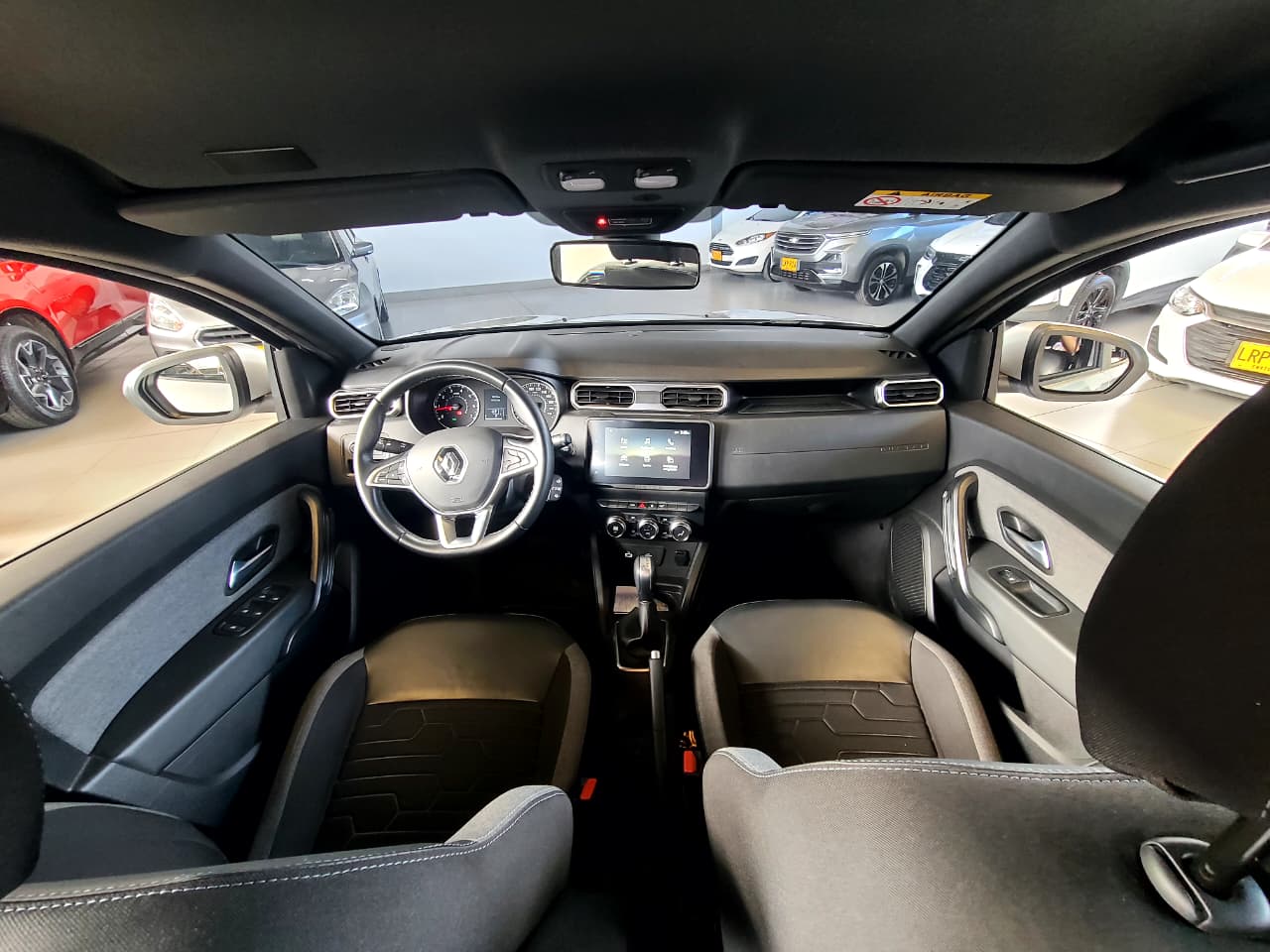 
								RENAULT DUSTER [2] ICONIC AT 1300CC T 4X2 full									