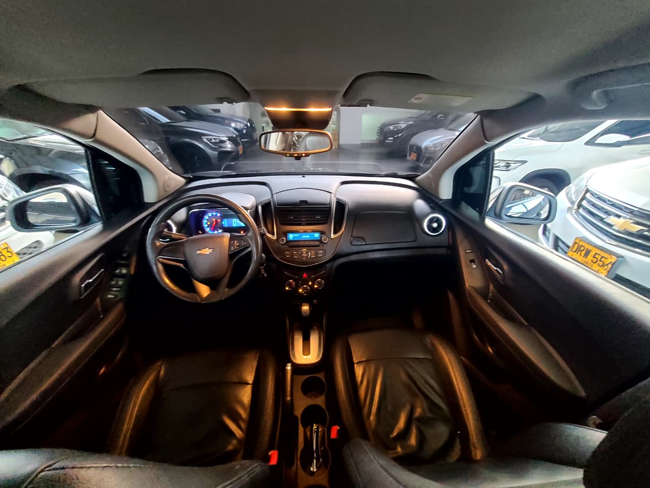 
								TRACKER FWD  LS  AT full									