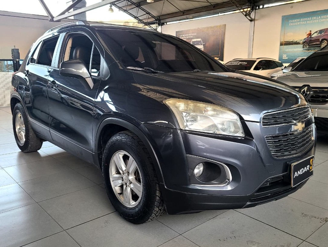 
								TRACKER FWD  LS  AT full									