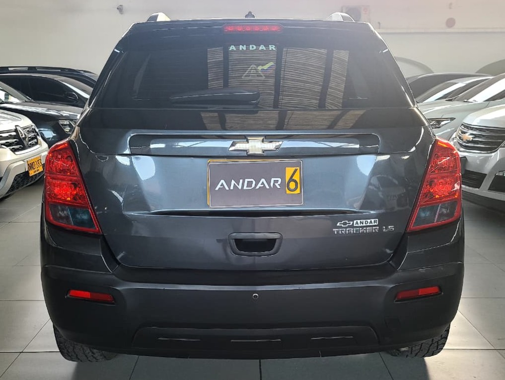 
								TRACKER FWD  LS  AT full									