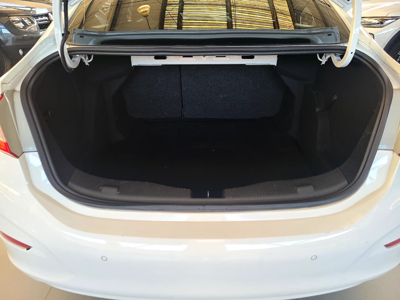 
								CRUZE LT 1.4L TURBO AT full									