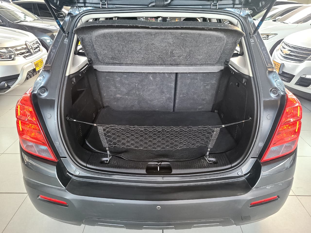 
								TRACKER FWD  LS  AT full									