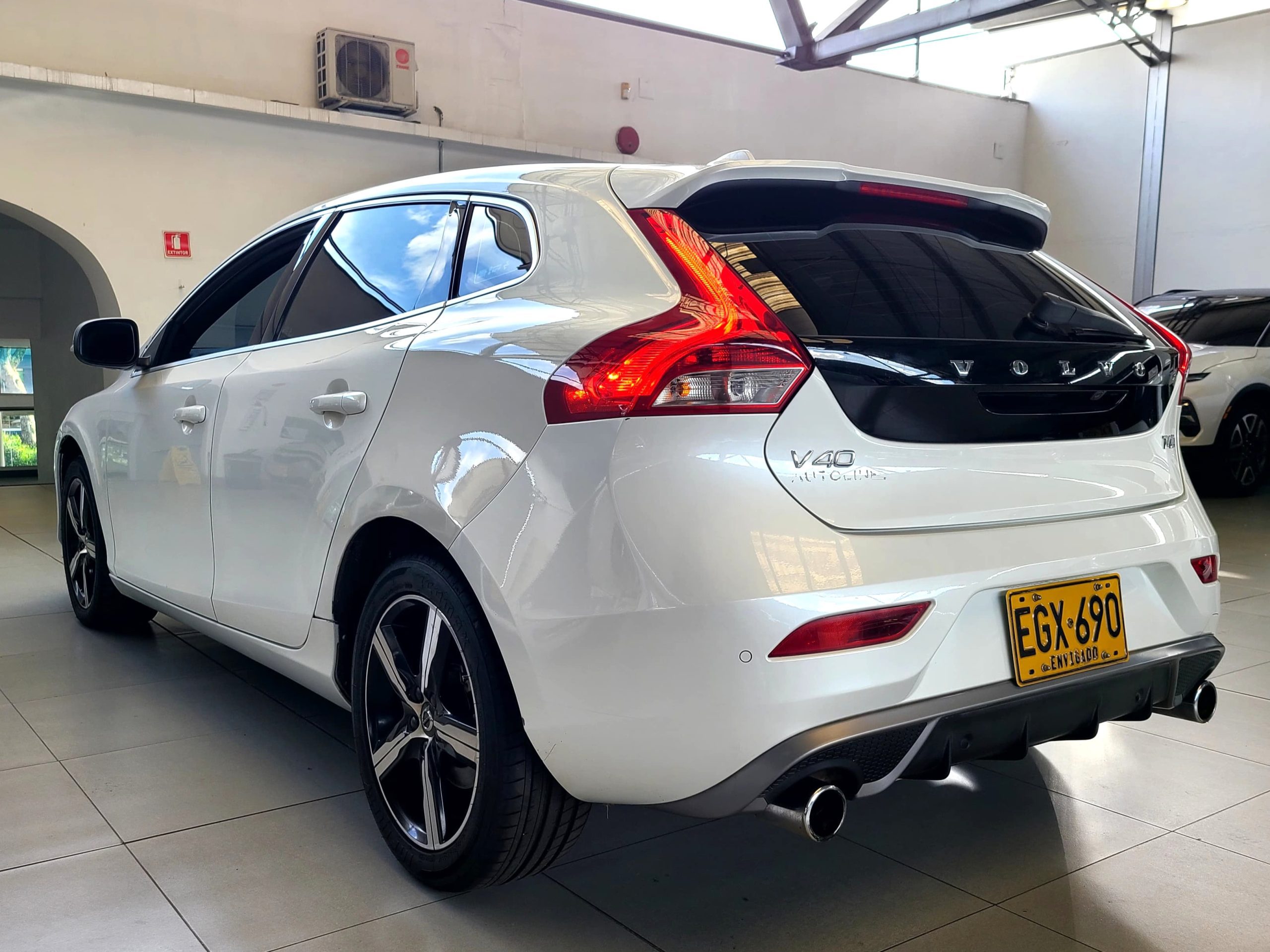 V40(2)(FL)T4 DRIVE E R DESIGN TP 2000CC full