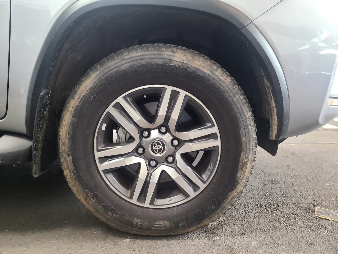 
								TOYOTA FORTUNER [2] [FL] 2.4L SR TP 2400CC TD 7AB 4X2 full									