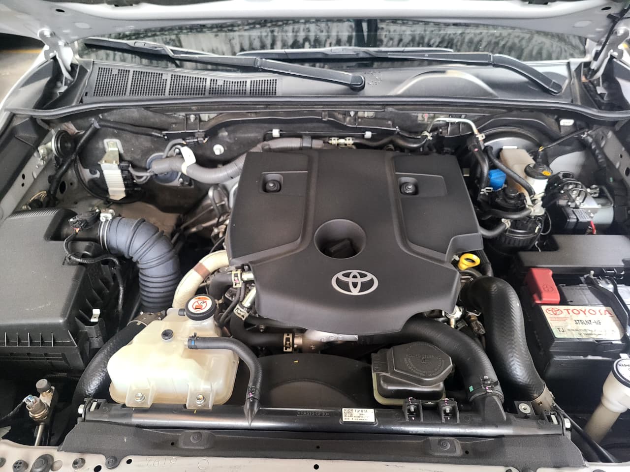 
								TOYOTA FORTUNER [2] [FL] 2.4L SR TP 2400CC TD 7AB 4X2 full									
