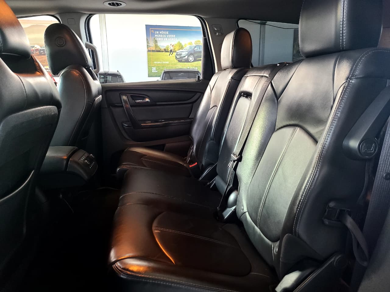 
								TRAVERSE 3.6L AT LS AWD full									