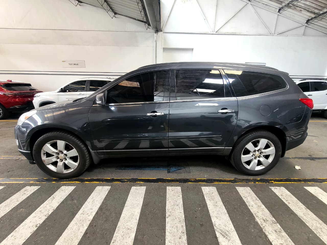 
								TRAVERSE 3.6L AT LS AWD full									