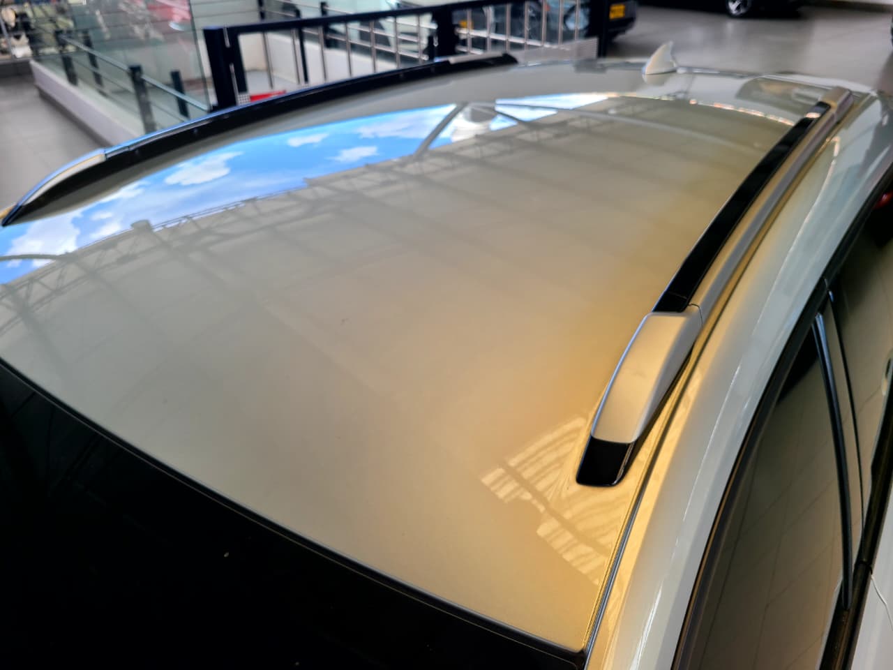 
								BOLT EUV ELECTRICO full									