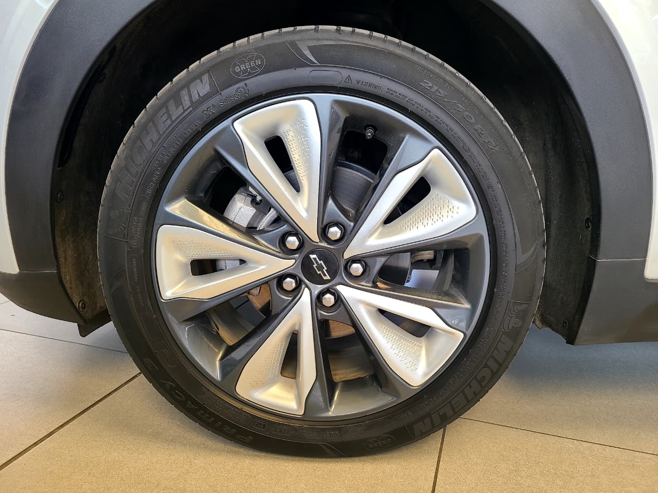 
								BOLT EUV ELECTRICO full									