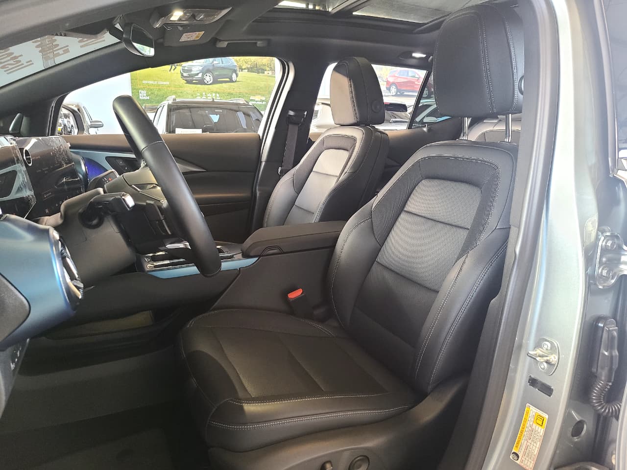 
								EQUINOX EV EAWD full									