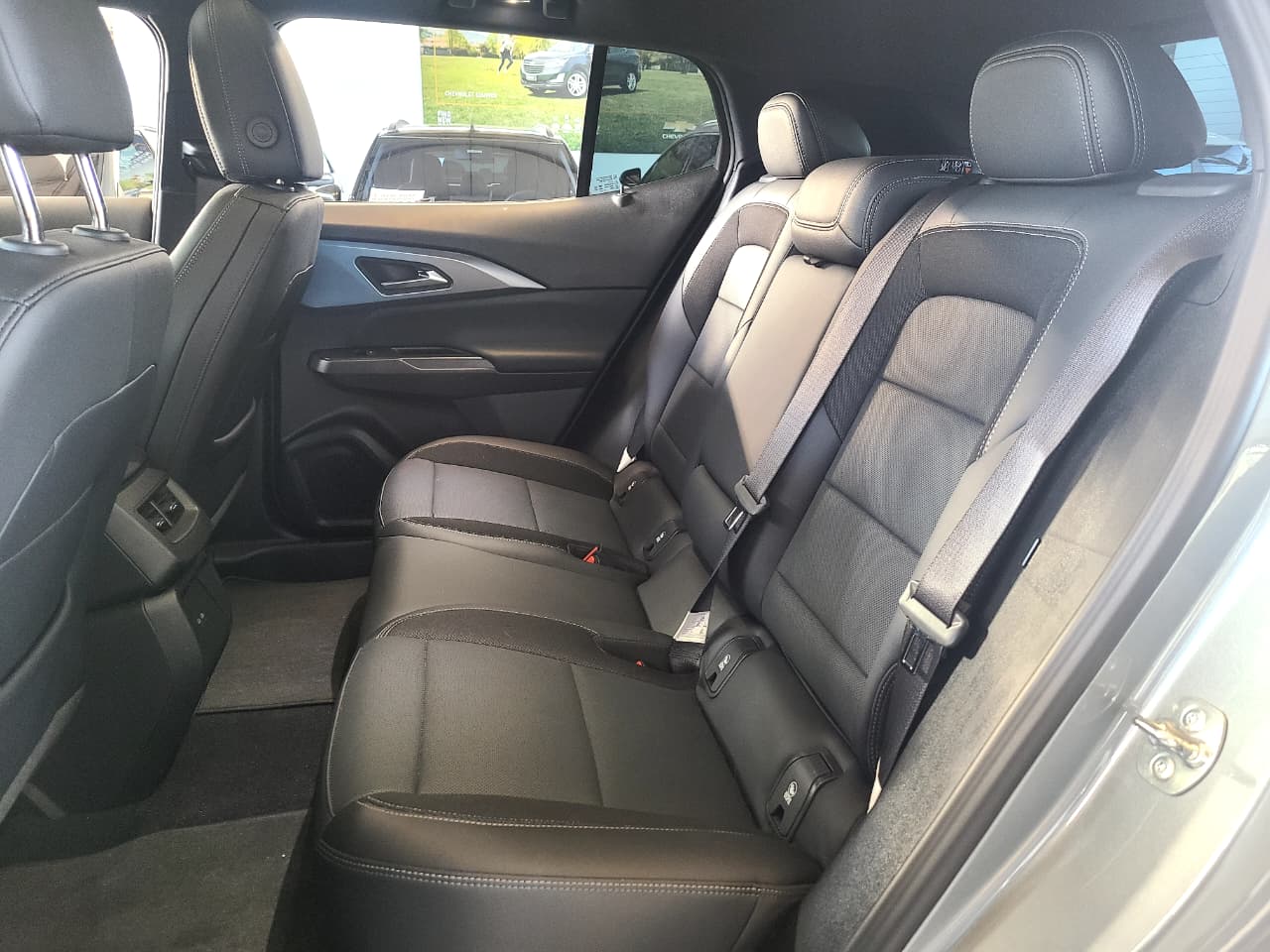 
								EQUINOX EV EAWD full									