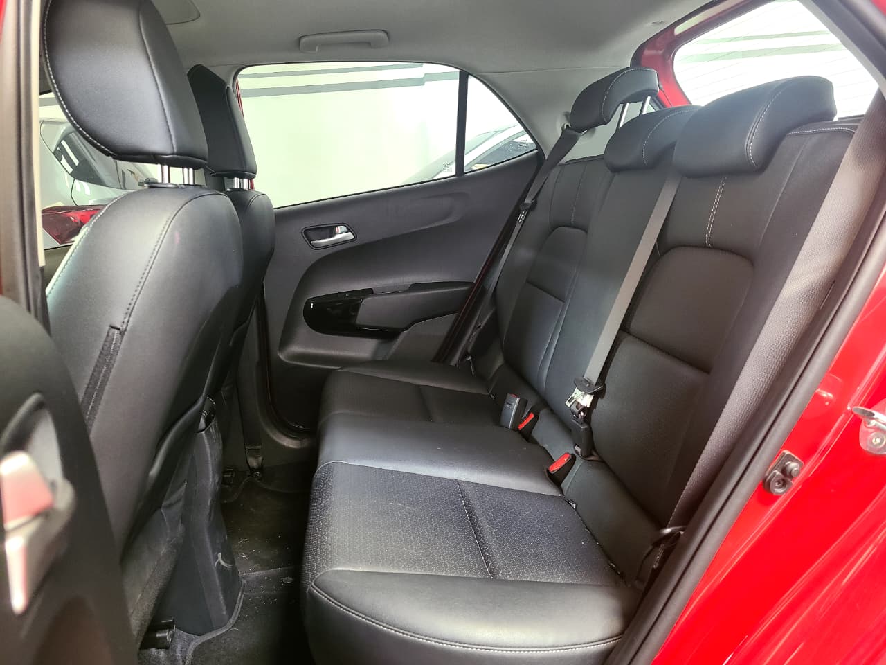 
								KIA PICANTO [3] [FL] GT LINE AT 1250 CC 6AB ABS AA R15 full									