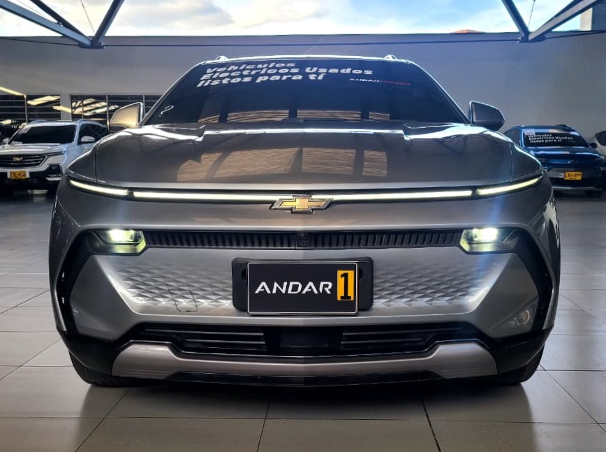 
								EQUINOX EV EAWD full									