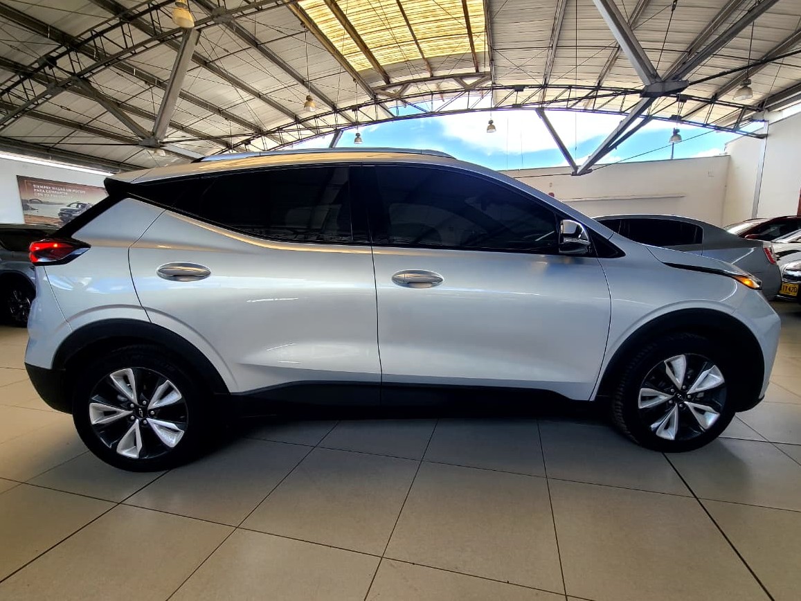 
								BOLT EUV ELECTRICO full									