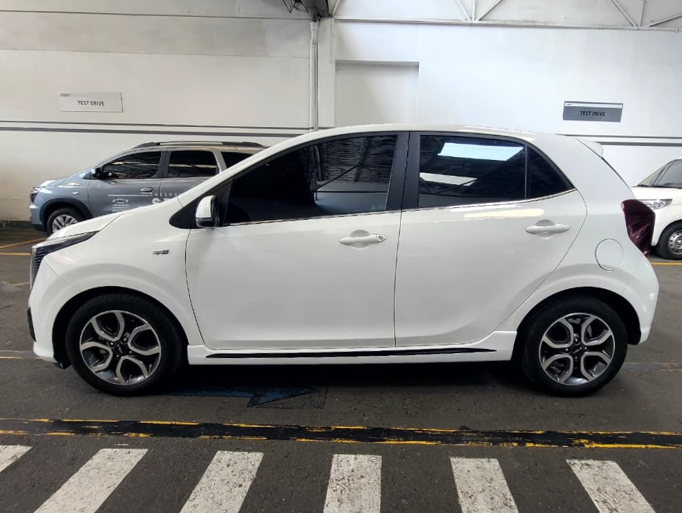 
								KIA PICANTO [3] [FL] GT LINE AT 1250 CC 6AB ABS AA R15 full									